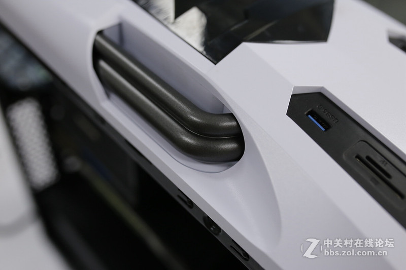 机箱中的超级英雄，先马卡萨丁MOD量产版