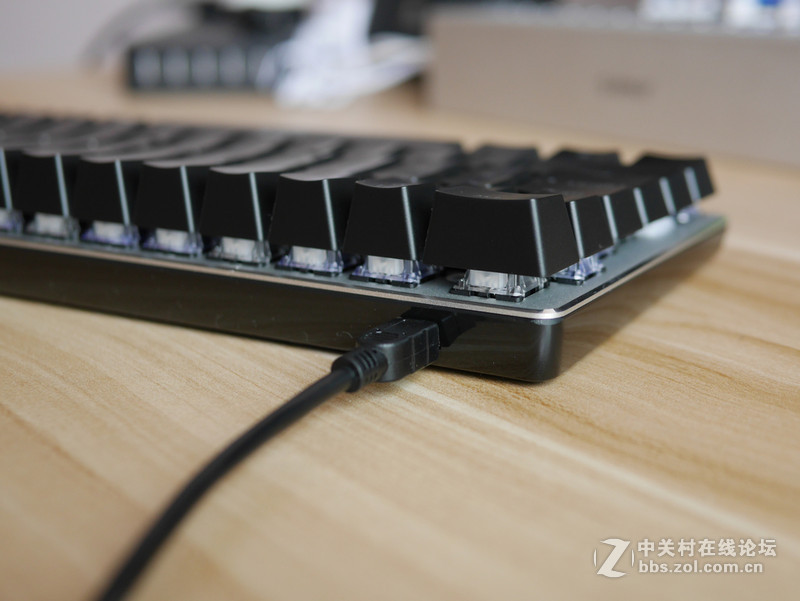 黑爵（Ajazz）极客AK33 RGB版黑轴背光机械键盘开箱体验【附背光模式视频】