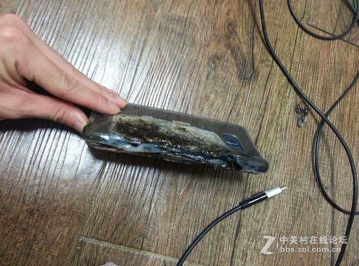 #约稿# 星空体育平台Note 7推迟出货，原因是充电爆炸需进一步测试