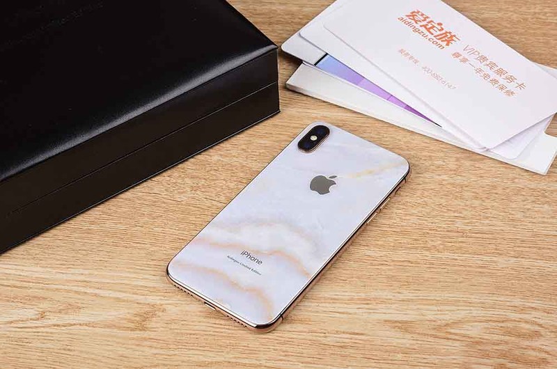 金镶玉版iPhone X面世，苹果后悔拍大腿：没早点推出抢钱