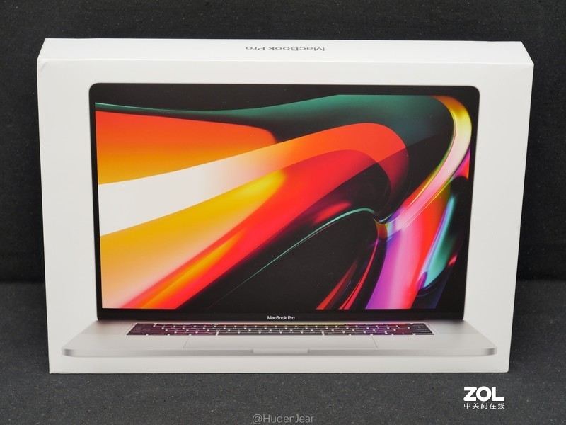 创作工具：DELL XPS17-9700, MacBook Pro 16体验对比