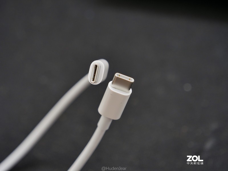 创作工具：DELL XPS17-9700, MacBook Pro 16体验对比