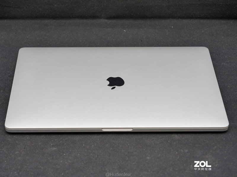 创作工具：DELL XPS17-9700, MacBook Pro 16体验对比