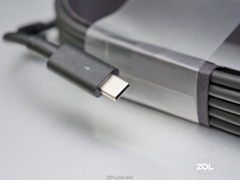 创作工具：DELL XPS17-9700, MacBook Pro 16体验对比