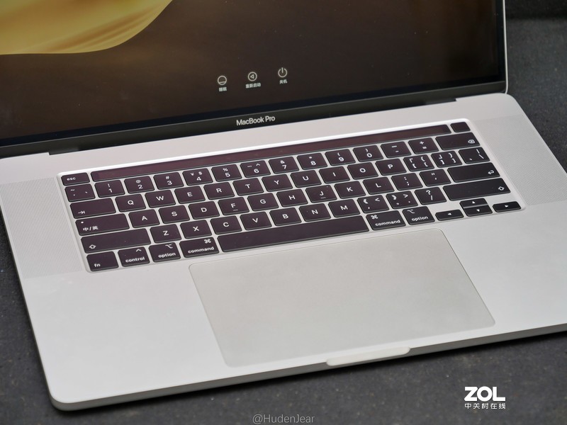 创作工具：DELL XPS17-9700, MacBook Pro 16体验对比