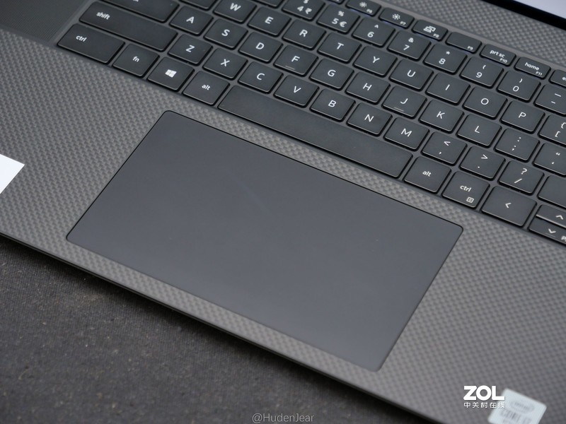 创作工具：DELL XPS17-9700, MacBook Pro 16体验对比