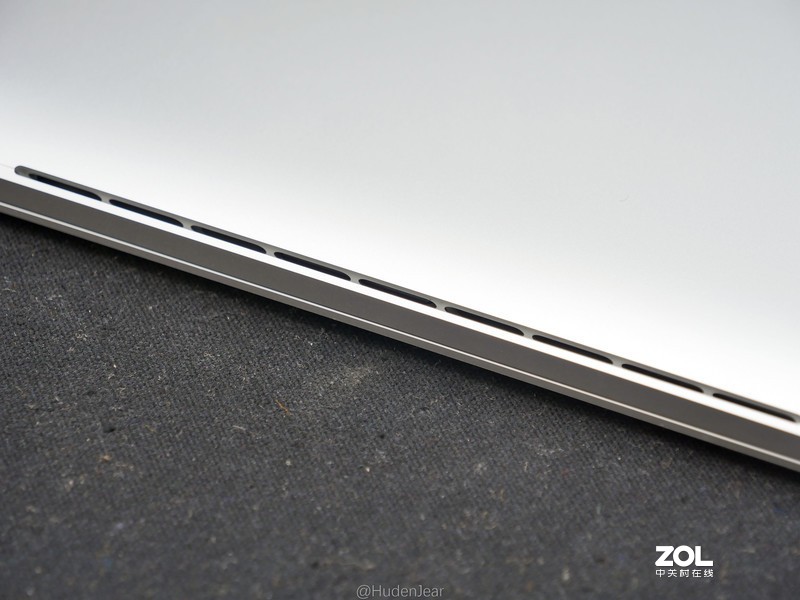 创作工具：DELL XPS17-9700, MacBook Pro 16体验对比