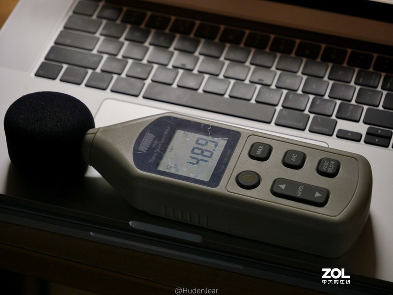 创作工具：DELL XPS17-9700, MacBook Pro 16体验对比