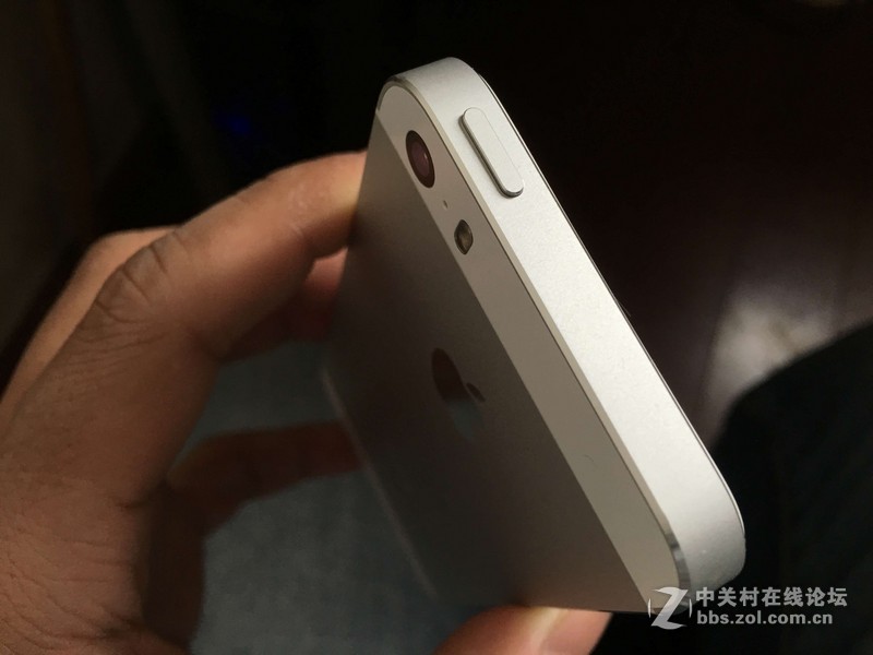 自用港版 iphone5s 白色 16G 便宜出售，成色好！诚心要的联系！