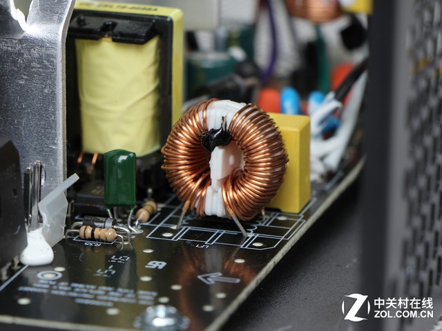 #版主坐堂# 入门级玩家伴侣 游戏悍将S300电源评测