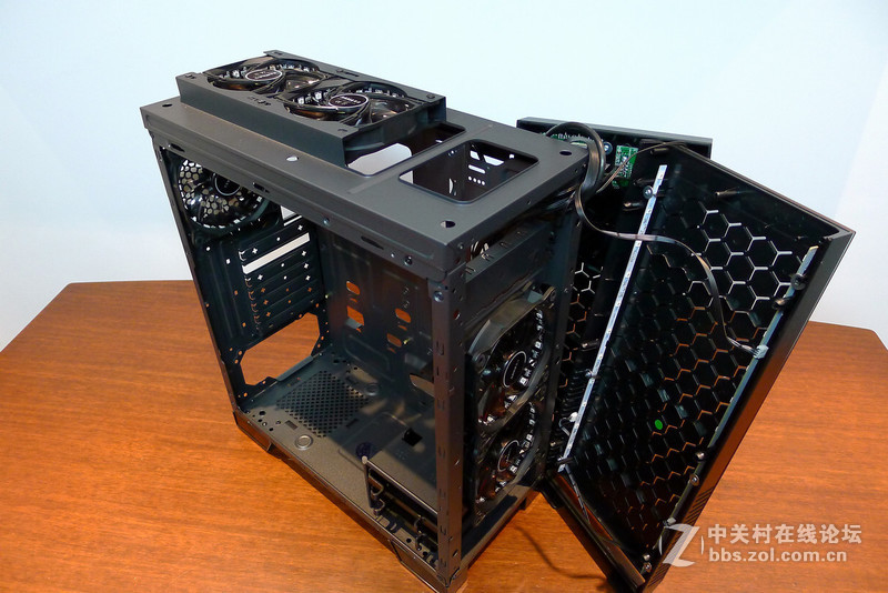 天生爱炫！金河田竞技大师G5钢化玻璃机箱光污染小作业