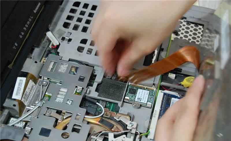 老师傅手把手教你，笔记本电脑拆机清灰图解教程，你不试试？
