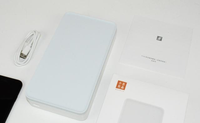 盒内杀菌消毒，盒外无线充电，小米有品FIVE多功能消毒盒开箱