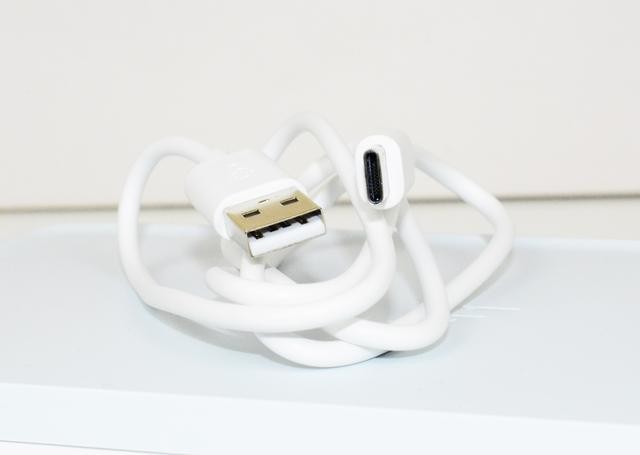 盒内杀菌消毒，盒外无线充电，小米有品FIVE多功能消毒盒开箱