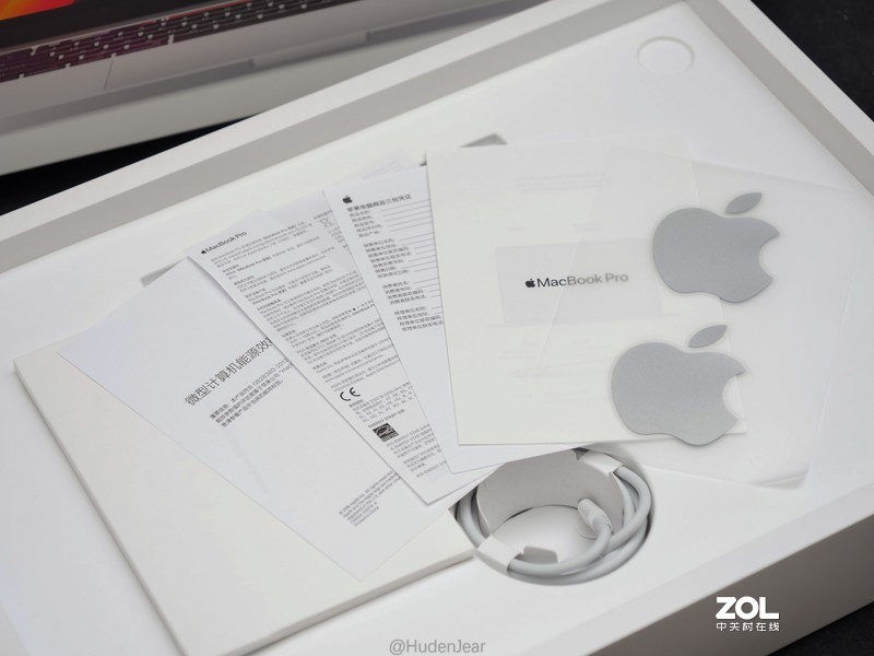 创作工具：DELL XPS17-9700, MacBook Pro 16体验对比