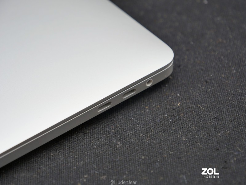 创作工具：DELL XPS17-9700, MacBook Pro 16体验对比