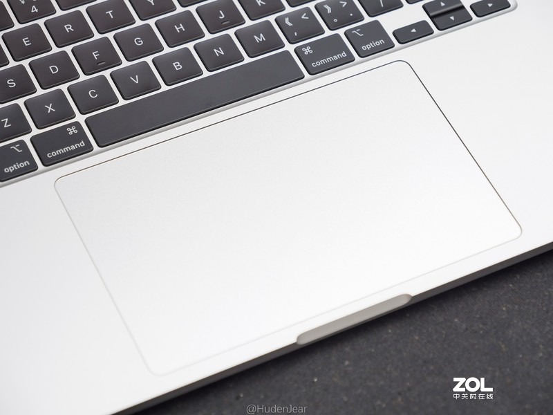 创作工具：DELL XPS17-9700, MacBook Pro 16体验对比