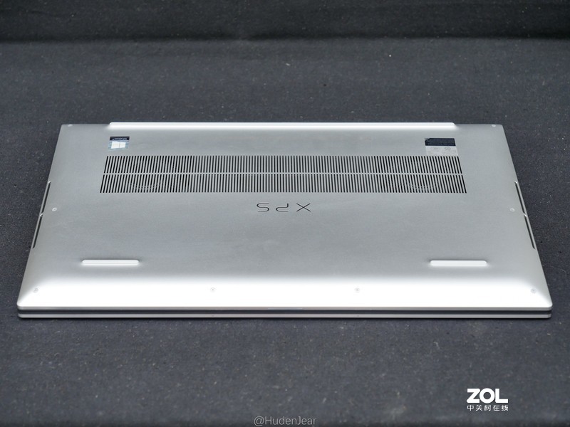 创作工具：DELL XPS17-9700, MacBook Pro 16体验对比