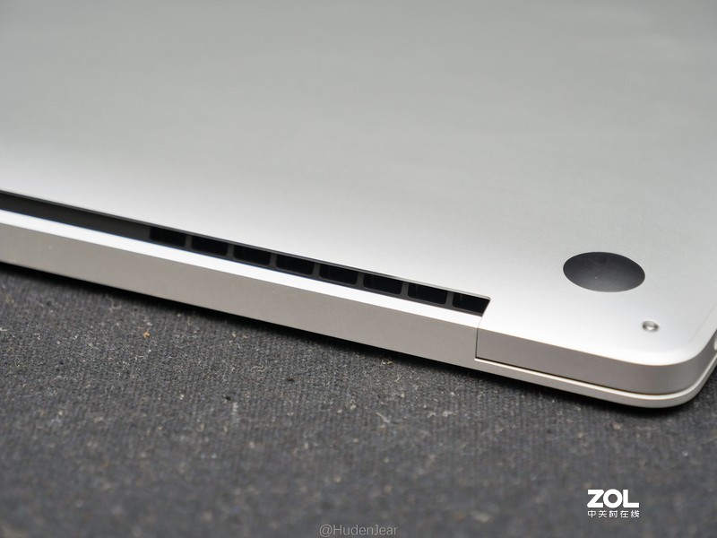 创作工具：DELL XPS17-9700, MacBook Pro 16体验对比