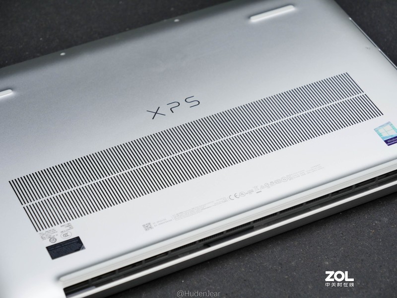 创作工具：DELL XPS17-9700, MacBook Pro 16体验对比