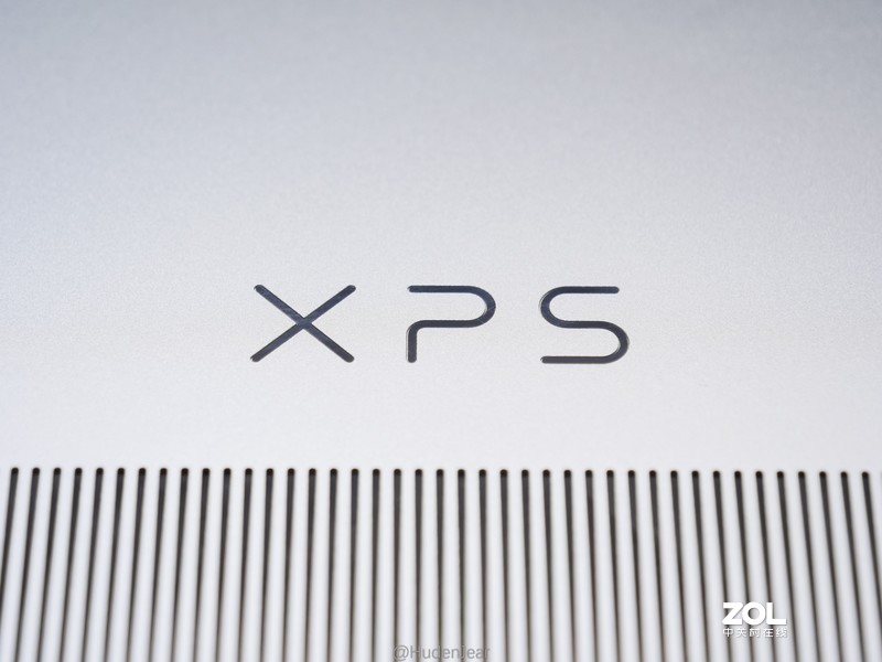 创作工具：DELL XPS17-9700, MacBook Pro 16体验对比