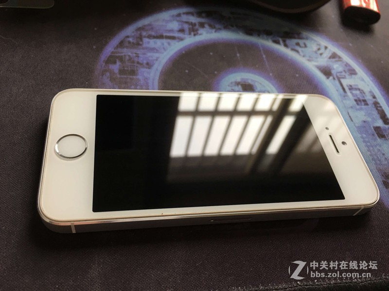 自用港版 iphone5s 白色 16G 便宜出售，成色好！诚心要的联系！