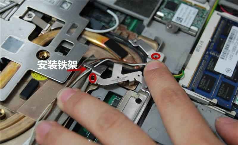 老师傅手把手教你，笔记本电脑拆机清灰图解教程，你不试试？