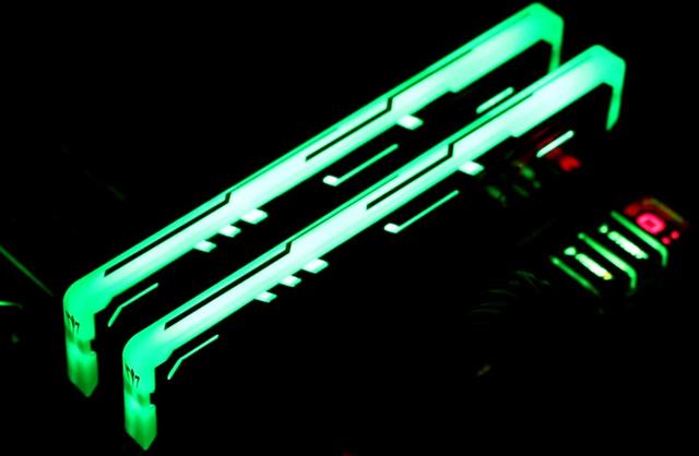 玩家升级16GB双通道内存：这回吃鸡踏实多了！