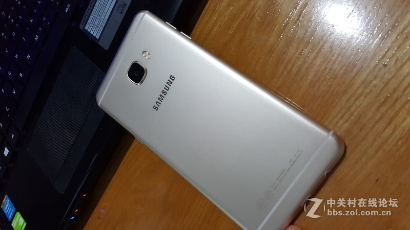 【星空体育平台 Galaxy C7体验】C7优惠价 刚到手，颜值真不错