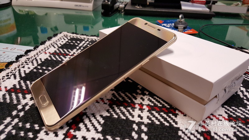 【星空体育平台 Galaxy C7体验】C7优惠价 刚到手，颜值真不错