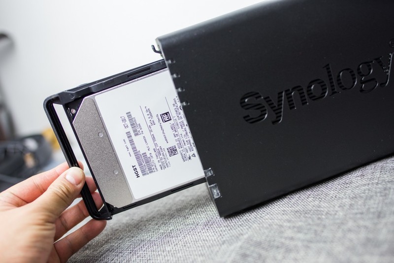 #超大容量 自由存储# HGST 10TB NAS硬盘上手体验（2.群辉DS218+组建音乐云体验）