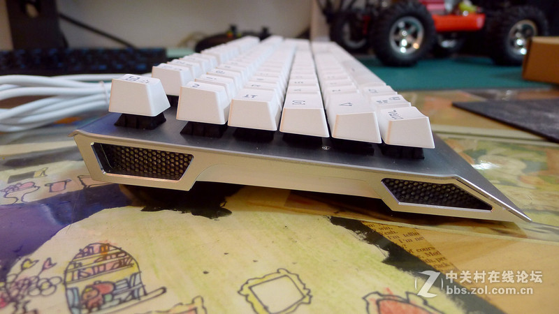 游戏、工作都强大，多彩机械高手3键盘上手体验！