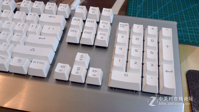 游戏、工作都强大，多彩机械高手3键盘上手体验！