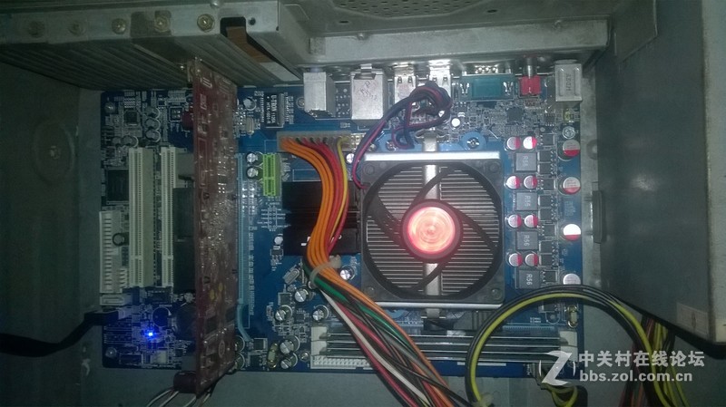 杰微的这块520LE芯片组主板还逆天了，内存帮成员发帖，自然是内存问题