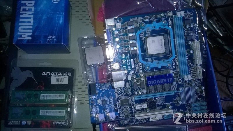 杰微的这块520LE芯片组主板还逆天了，内存帮成员发帖，自然是内存问题