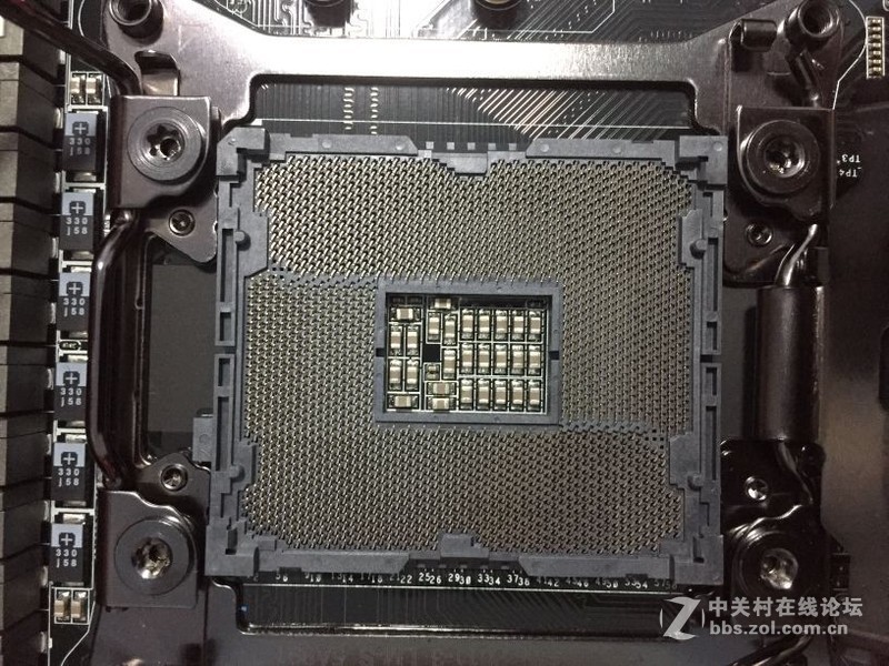 [深圳]出售海盗船RM550，追风者散热，17寸显示器