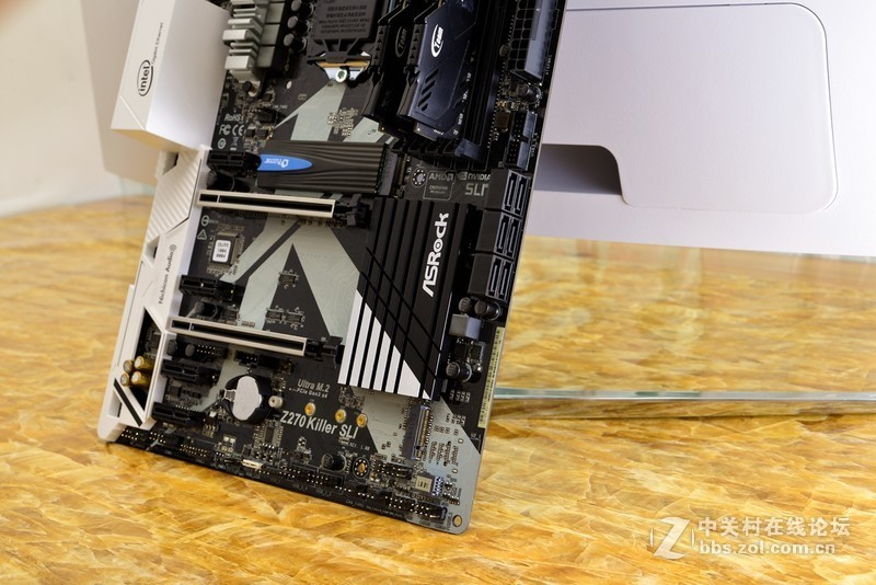 34寸大逃杀，GTX1070冰龙联手M8SE绝地求生