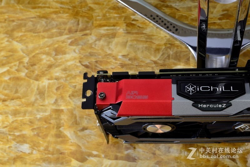 34寸大逃杀，GTX1070冰龙联手M8SE绝地求生