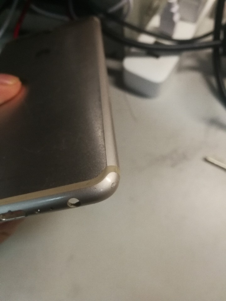 P10用了一年多了 今天换了个后盖
