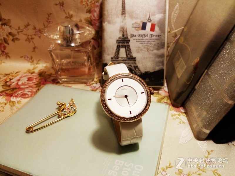 【朵唯MISD智能宝石腕表，戴上奇迹，戴上健康】——因爱而生，因你而美