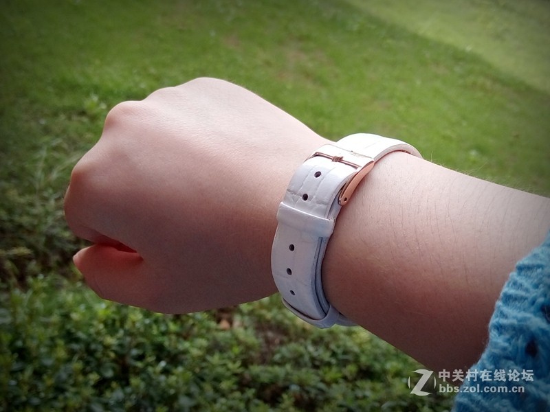 【朵唯MISD智能宝石腕表，戴上奇迹，戴上健康】——因爱而生，因你而美