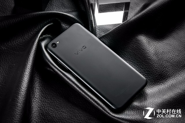 新配色带来新美感 vivo X9磨砂黑版图赏