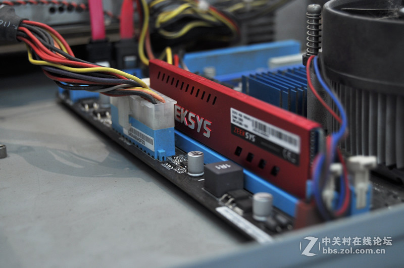 升级SSD固体硬盘+内存条，老旧办公机焕发第二春