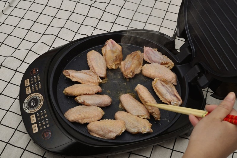 健康高效新美食：电饼铛约会柠檬鸡翅