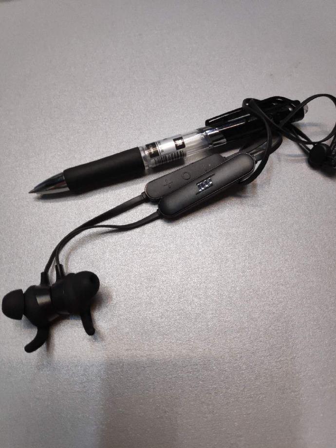 刚刚入手了JEET耳机，来一发开箱贴