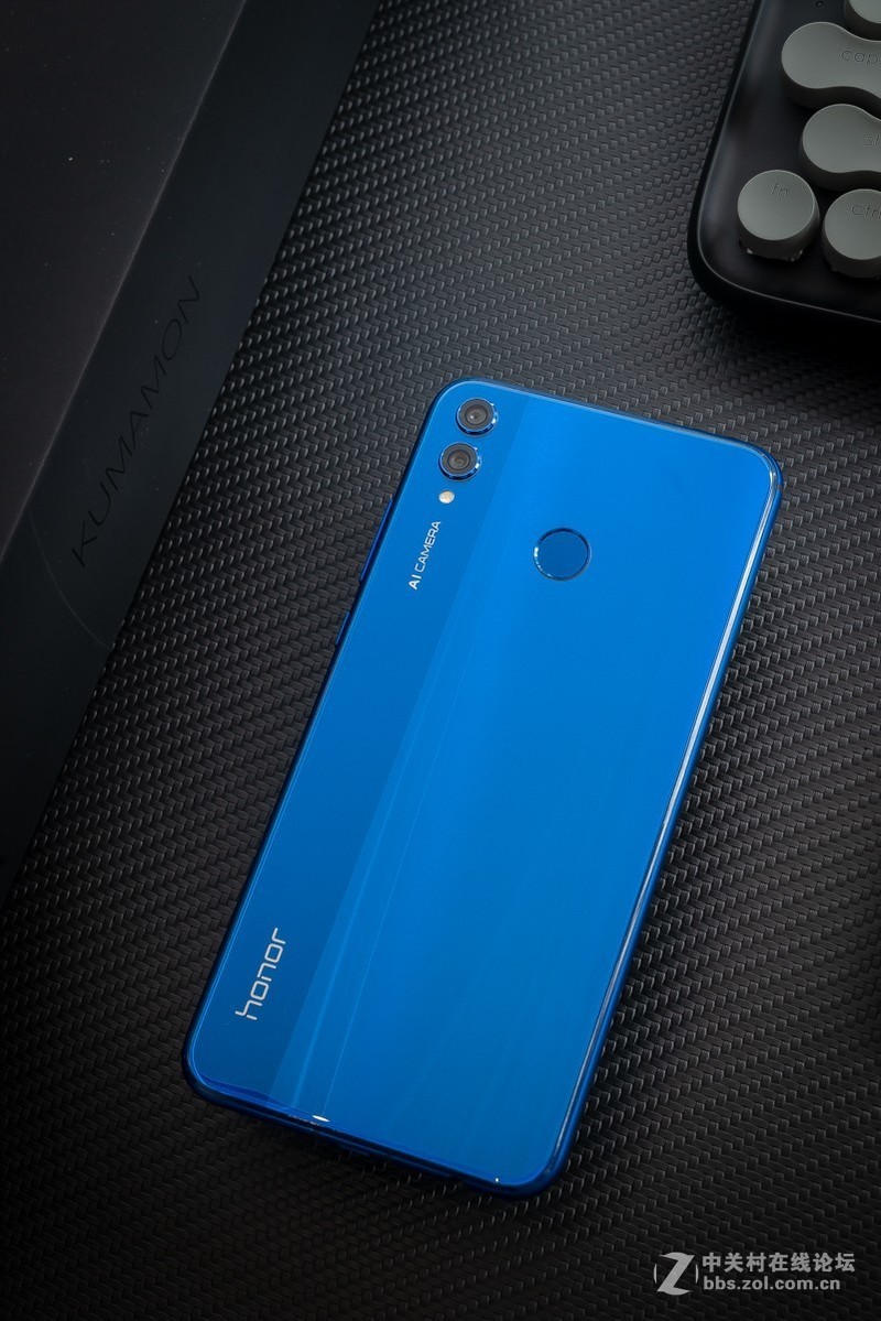 真香荣耀8x这款千元机史无前例的屏占比问你怕了没