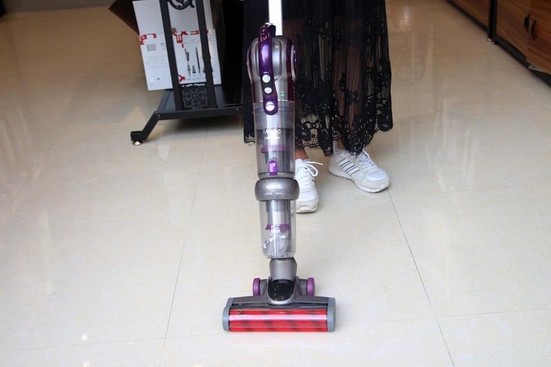 嫌打扫麻烦？这款吸尘器帮你解决麻烦