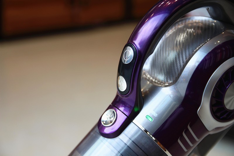 嫌打扫麻烦？这款吸尘器帮你解决麻烦