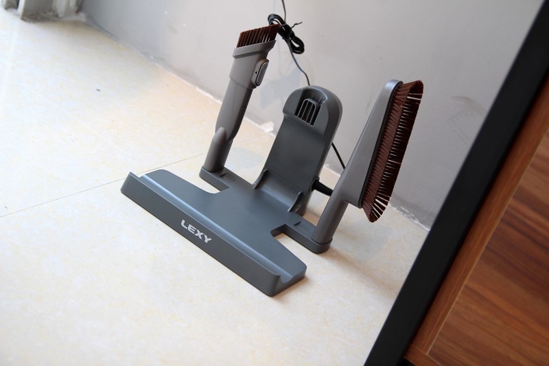 嫌打扫麻烦？这款吸尘器帮你解决麻烦