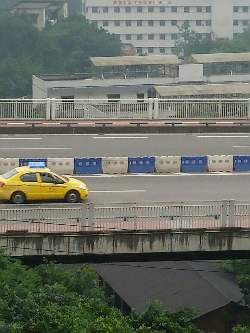 喜欢拍照的来看看，不能合焦！